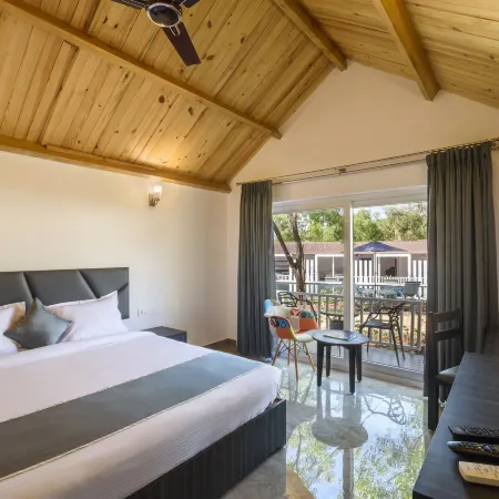 White Wood Resort by Stone Wood Hotels