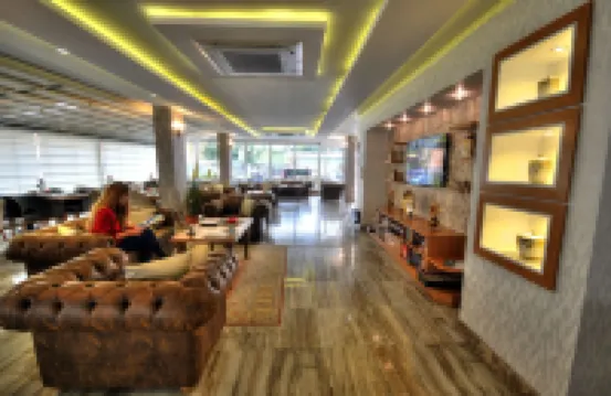 Golden Deluxe Hotel