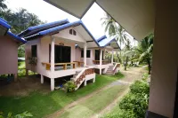 Chaiwat Resort Hotels in Laem Sing