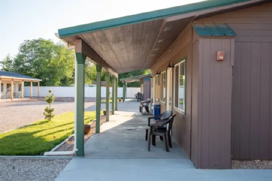 Hurricane Hideaway Lodging