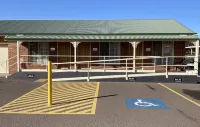 Leeton Heritage Motor Inn فنادق في Leeton