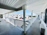 Court Plaza Inn & Suites of Mackinaw