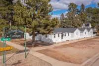 Spearfish Cottages Hotels near Chris' Campground
