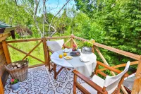Tranquilla River Lodge Hotels near Park
