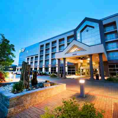 엠버시 스위트 바이 힐튼 시애틀 벨뷰 Hotel Exterior
