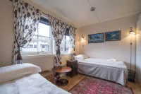 Mary-Ann's Polarrigg Hotels in Longyearbyen