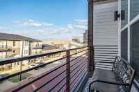 Luxury Downtown Townhouse w/ Game Room and Gated Lot