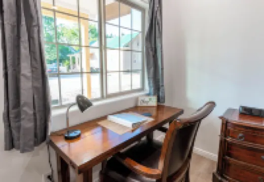 Hurricane Hideaway Lodging