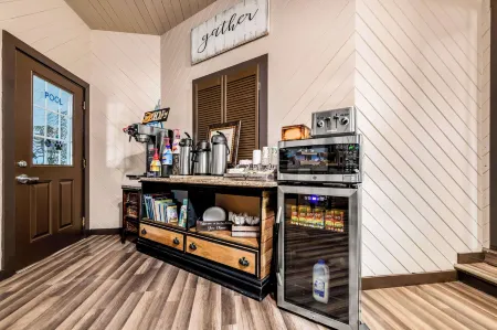 Americas Best Value Inn Marquette