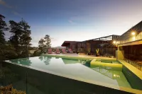 Jamala Wildlife Lodge Hotels in Yarralumla