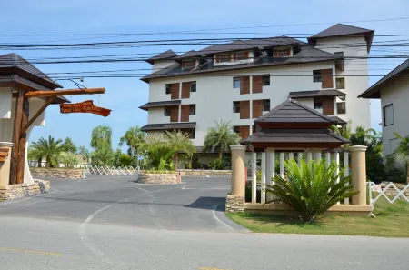 Royal Place Banchang Отели рядом с достопримечательностью «Wat Chak Mak»