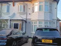 London Studios and Suites Hotels in Harrow