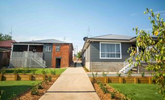 Kirsten Accommodation Parkes