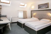 Hotel Niky - Parvekkeita