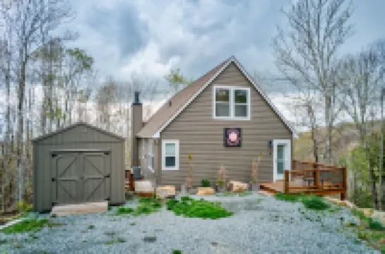 Spacious Living and Relaxing Hot Tub Views - Stunning Mountain Retreat