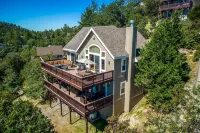 Sky Canyon Lodge by Avantstay Views + Hot Tub Отели рядом с достопримечательностью «Лейк Арроухед Виллидж»