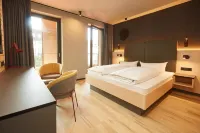 Hotel Zum Goldenen Hirsch Hotels in Fischen