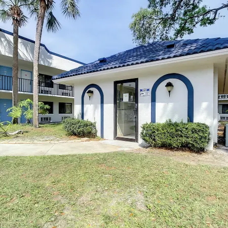 Stayable Kissimmee West Отели рядом с достопримечательностью «Парк аттракционов Олд-Таун»