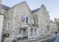 Meadhon Guest House