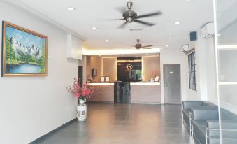 Golden Court Hotel - Tun Abdul Razak