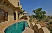 Mihir Garh - Luksus
