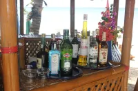 The Beach House Carabao Island - bar