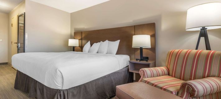 Country Inn & Suites by Radisson, Watertown, SD Hotel di Codington County