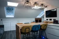 Chestnut Retreat a Stunning Annex Apartment Hotels in Durkar