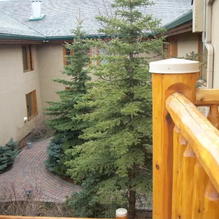 Brewster Mountain Lodge