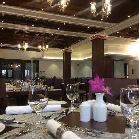 Nihara Resort and Spa Cochin Отели рядом с достопримечательностью «Больница «Астер-Медсити»»