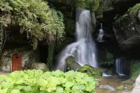 裡希騰海因瀑布餐廳旅館