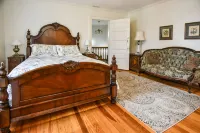 Love Lane Bed & Breakfast Hotels in Waynesville