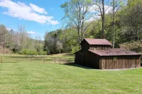 Wicklow Woods Studio, Beautiful Mountain views,cool streams and Waterfalls