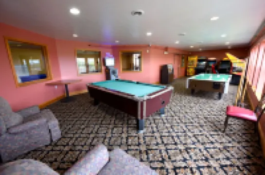 Crown Choice Inn & Suites Lakeview and Waterpark