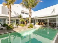 Admiralty Bed & Breakfast Hotels near Muizenberg Beach