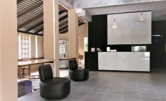 B Square Hotel