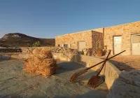 Themonies Luxury Suites - parking