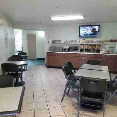 シンプル リワーズ イン Dining/Meeting Rooms