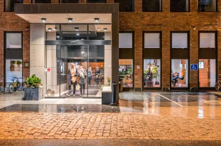 Quality Hotel Waterfront Отели в г. Styrso