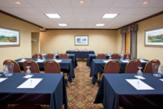 Holiday Inn Express WILMINGTON by IHG