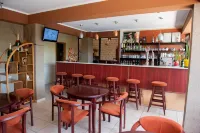 Hotel Restaurant Rive Gauche Hotels in Bersac-sur-Rivalier