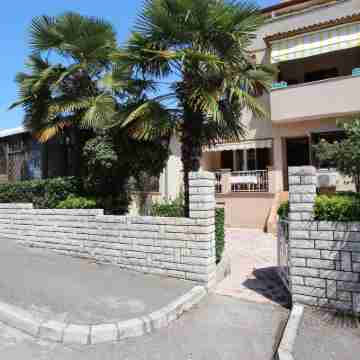 Guest House Aurora Hotel Exterior