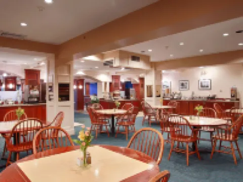 Best Western Plus Brunswick Bath Hotels in Brunswick