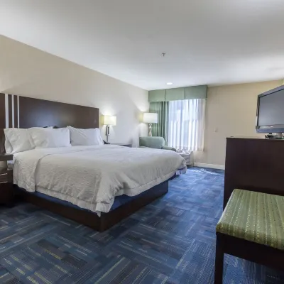 Hampton Inn Eugene Hotels near Putters Family Entertainment Center