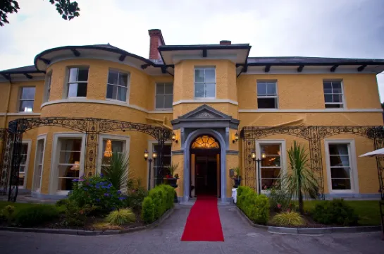 Cork's Vienna Woods Hotel & Villa's