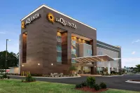 La Quinta Inn & Suites by Wyndham Brunswick/Golden Isles Hotels in Brunswick