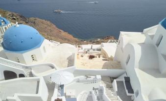 Cave Suite Oia