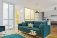 Lakefront Contemporary - by My Home in Como