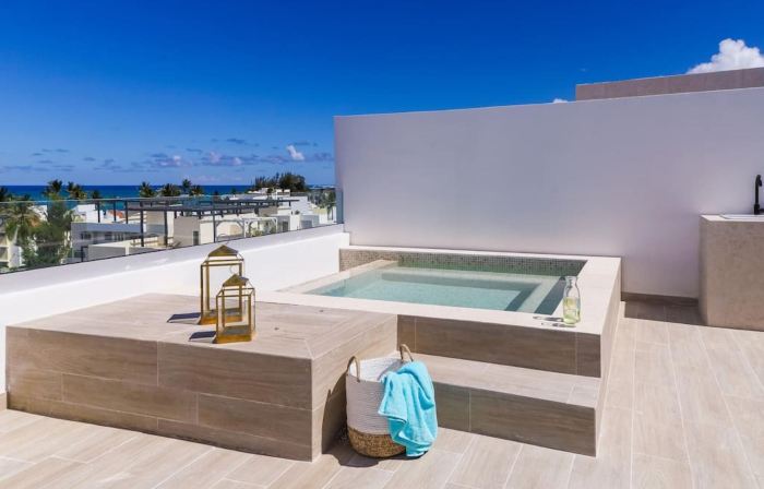 Elegant and Spacious Penthouse with Ocean View