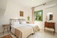 Monambeles Villas